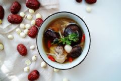 調(diào)經(jīng)補血的藥膳有哪些？女性吃什么食物調(diào)經(jīng)補血？[圖]