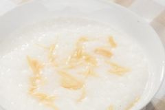 養(yǎng)胃喝什么粥好呢？養(yǎng)胃的食物有哪些呢？[圖]