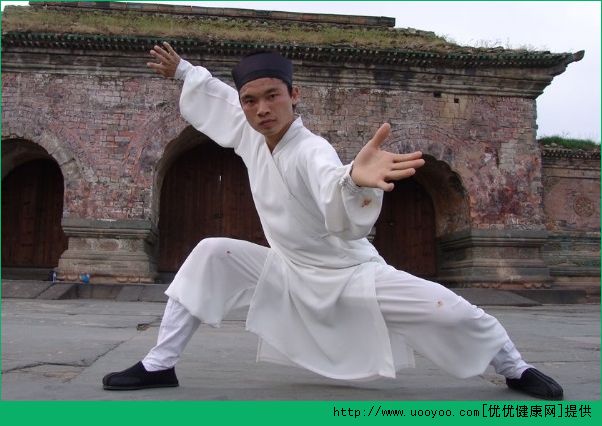 練太極膝蓋疼怎么回事？練太極拳膝關(guān)節(jié)痛該怎么辦？(2)