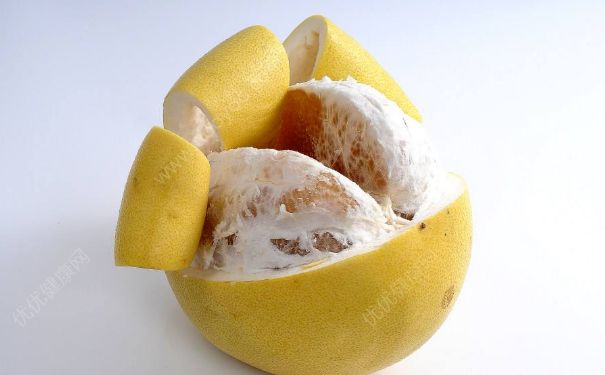 柚子皮泡水喝的功效有哪些？吃柚子時要注意哪些禁忌？(1)