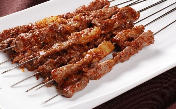 吃烤肉時喝可樂有害嗎？吃烤肉喝可樂有哪些危害？(1)