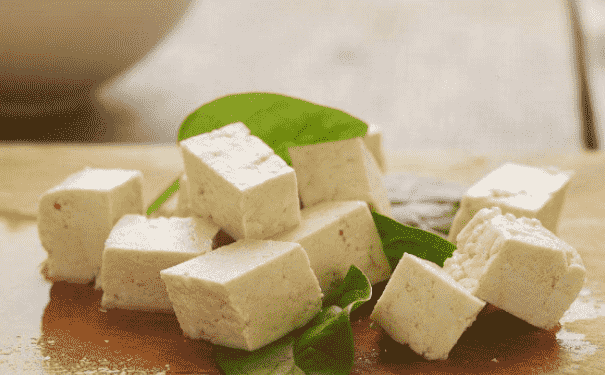 經(jīng)常吃豆腐對身體有什么危害？豆腐不能跟什么食物一起吃？(1)