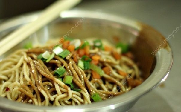 熱干面太干了加水好嗎？吃熱干面的好處有哪些？(1)