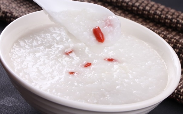 秋季早餐喝粥有什么好處？秋季早上喝粥好處有哪些？(1)