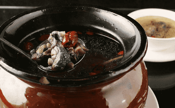 清燉烏雞湯的最佳做法  哪些人群不宜吃烏雞湯？(1)