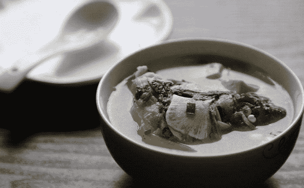 調(diào)理女性體寒的食療方法有哪些？導(dǎo)致女性體寒的原因是什么？(1)