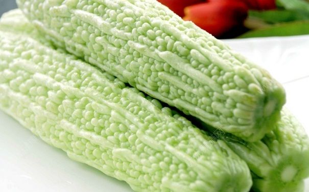 夏季吃什么水果清熱潤(rùn)燥？夏季最適合吃西瓜敗火(3)