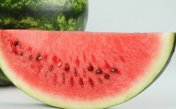 吃西瓜可以保護(hù)牙齒嗎？吃西瓜對牙齒竟有這些好處(2)