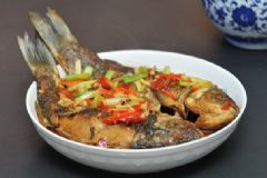紅燒鯽魚怎么做好吃？紅燒鯽魚的做法有哪些？[圖]
