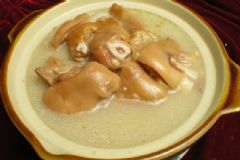 大豆燉豬腳的做法有哪些？大豆燉豬腳有哪些營養(yǎng)功效？[圖]