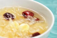 銀耳蓮子湯怎么做好喝？銀耳蓮子湯的做法是什么？[圖]