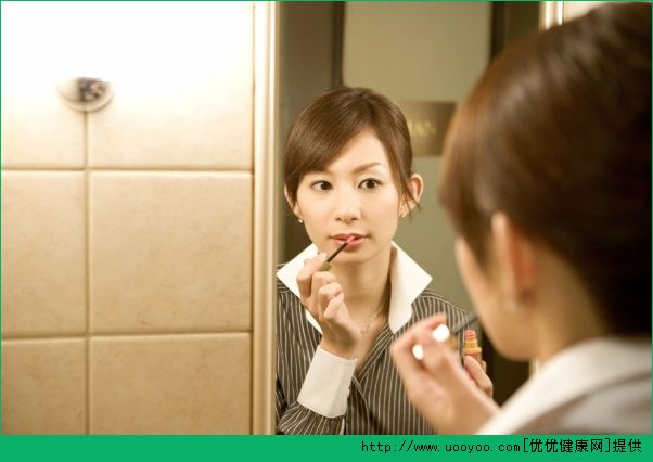 化妝對皮膚有傷害嗎？如何減少化妝帶來的皮膚損害(1)