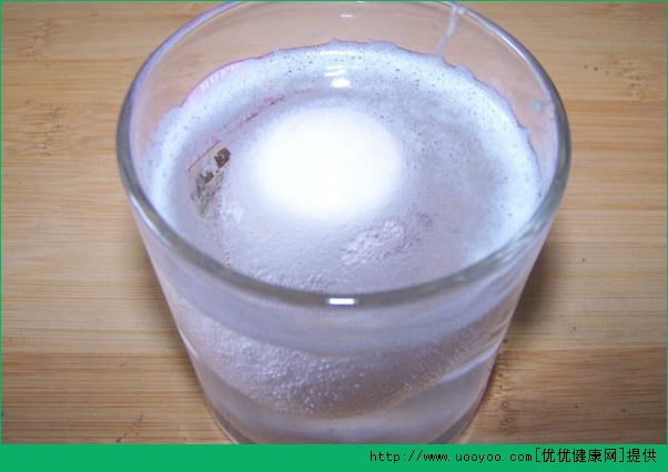 用什么洗臉可以保濕？什么洗臉補(bǔ)水效果好？(4)