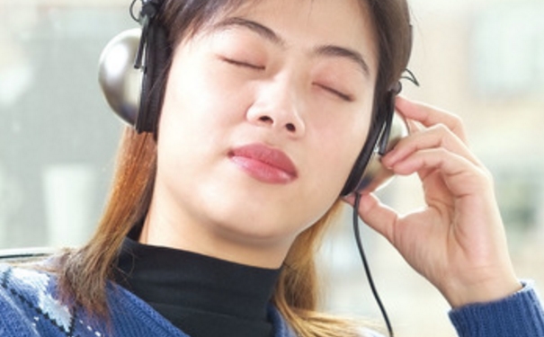 孕婦聽歌可以帶耳機(jī)嗎？孕婦聽歌需要注意什么？(1)