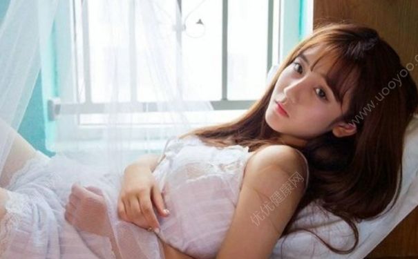 18歲女孩為啥會胸痛？18歲女孩乳房疼痛怎么處理？(1)