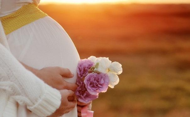 孕婦出門(mén)注意事項(xiàng)有哪些？孕婦外出應(yīng)注意什么？(1)