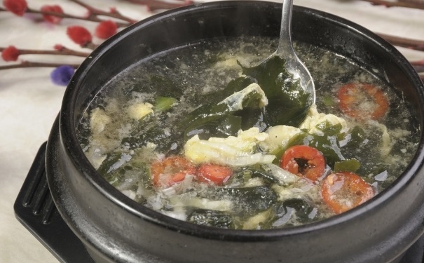 生完孩子吃哪些食物保養(yǎng)？女人生完孩子應(yīng)該多吃哪些食物？(1)