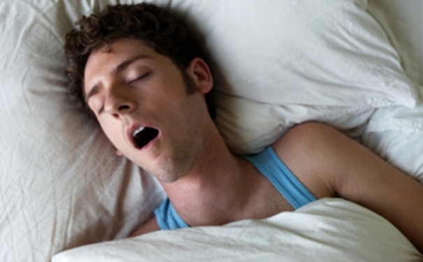 男人打鼾的危害有哪些？怎樣可以控制打鼾？(1)