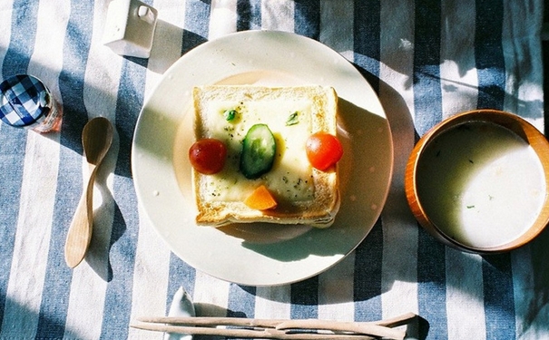 頭發(fā)少吃什么食物好？吃哪些食物可以長頭發(fā)？(1)