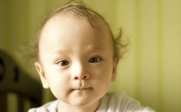孩子頭發(fā)稀黃是什么原因？孩子頭發(fā)稀黃要怎么辦？(1)