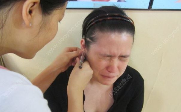 第一次打耳洞要注意什么？第一次打耳洞疼嗎？(1)