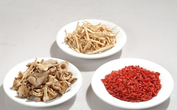冬季進(jìn)補(bǔ)吃什么藥膳？冬季滋補(bǔ)藥膳有哪些？(1)