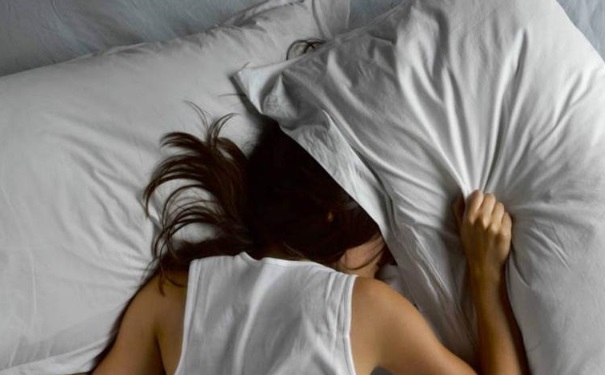 睡眠不足頭痛原因是什么？睡眠不足頭疼吃什么好？(1)