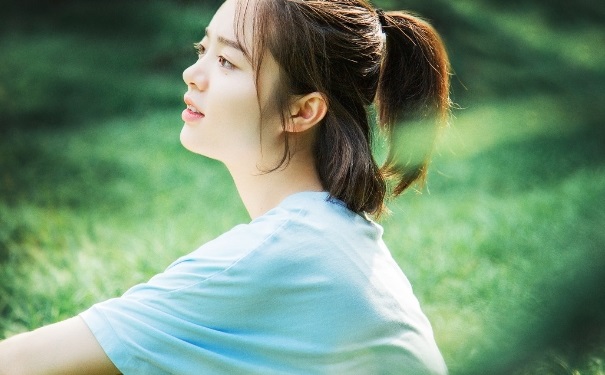 青春期女生毛孔粗大是什么原因？女生毛孔粗大怎么變??？(1)