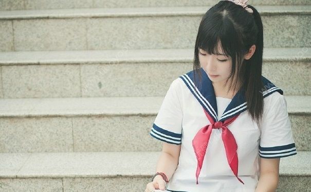 18歲可以用眼霜嗎？18歲用眼霜怎么樣？(1)