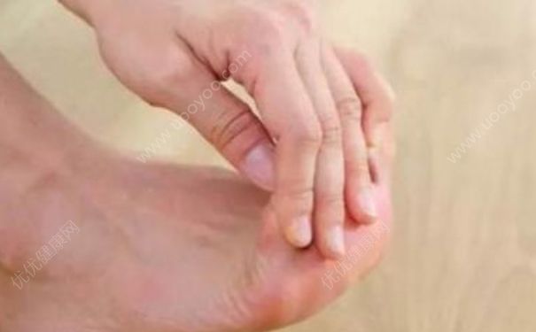 腳抽筋是缺鈣嗎？腳抽筋是缺什么導(dǎo)致的？(1)