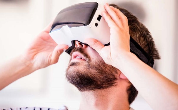 近視眼可以戴VR設(shè)備嗎？VR眼鏡會(huì)加重近視眼嗎？(1)
