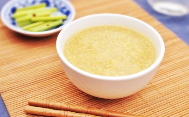 冬季肚子受涼腹瀉如何護(hù)理？冬季肚子受涼腹瀉吃什么好？(1)
