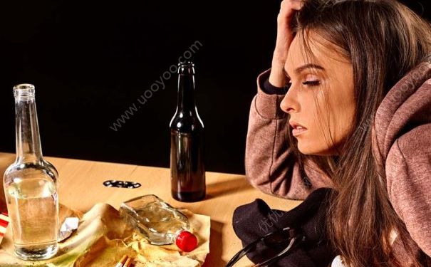 喝白酒吐了怎么辦？喝白酒吐了怎么解酒？(1)