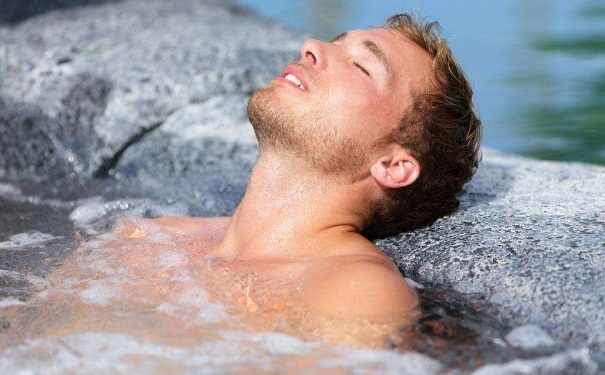 男人可以經(jīng)常泡溫泉嗎？男人泡溫泉會導致不育嗎？(1)