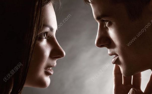 男人應(yīng)酬為何都帶上女伴？男人應(yīng)酬為何會帶上女友？(1)