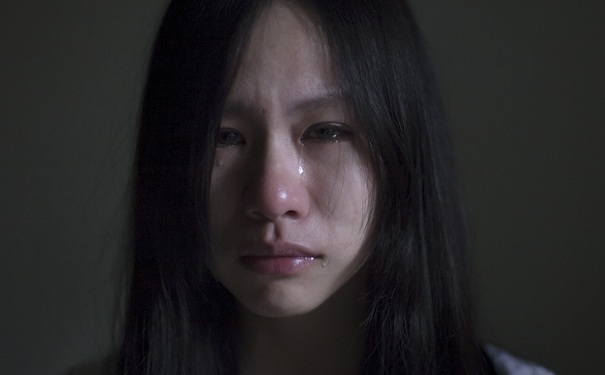 一哭就流鼻血是怎么回事？哭時流鼻血是什么原因？(1)