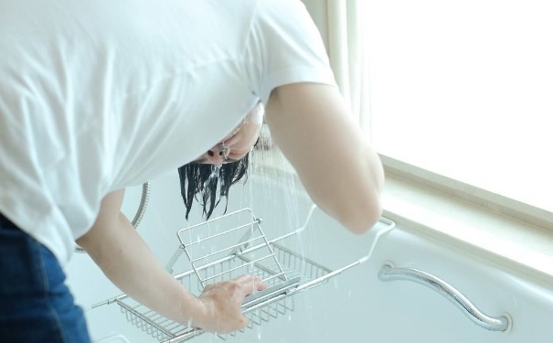 男人頭發(fā)掉的很快怎么辦？怎么才能防止掉頭發(fā)？(1)