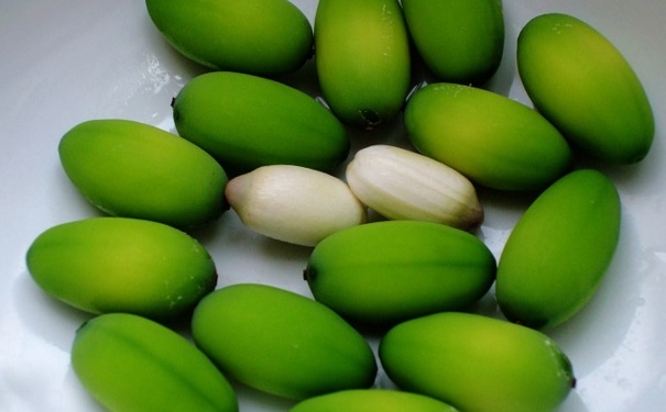 蓮子有哪些養(yǎng)生作用？吃蓮子對健康有什么好處？(1)