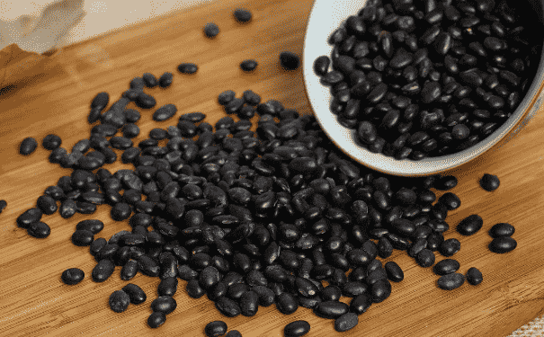 日常吃哪些食物可以預(yù)防脫發(fā)？平時(shí)預(yù)防脫發(fā)的方法有哪些？(1)