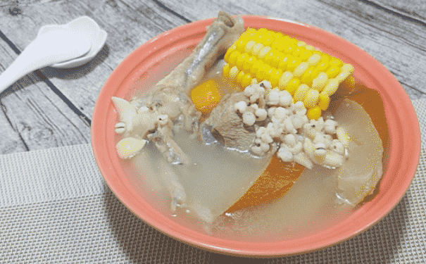 秋季喝老黃瓜湯有什么好處？女性喝老黃瓜湯的好處(1)