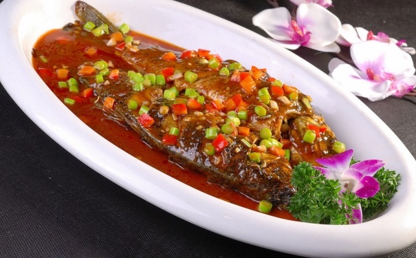 鯽魚的功效作用有哪些？吃鯽魚有哪些禁忌？(1)