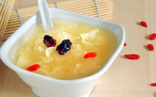 有哪些潤(rùn)肺止咳的食物？吃什么食物潤(rùn)肺止咳最有效？(1)