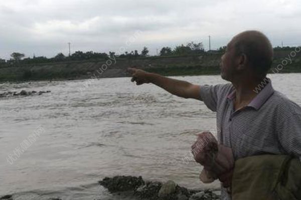 湖南兩名學(xué)生被水沖走，暴雨天氣要注意些什么？(1)