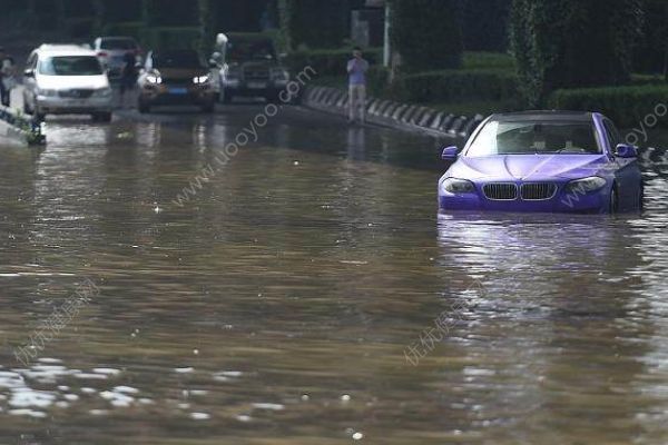 湖南兩名學(xué)生被水沖走，暴雨天氣要注意些什么？(3)