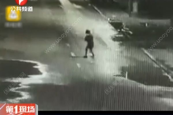 女孩深夜醉倒街頭，慘遭兩車碾軋身亡(1)