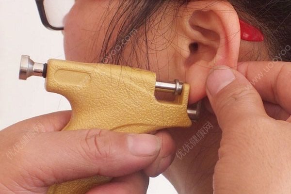 乖乖女竟感染梅毒艾滋病，只因愛美的她們做了這事(3)