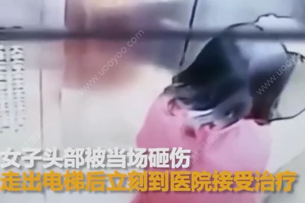 電梯吊頂突然墜落，女子慘被砸破頭，乘坐電梯注意事項(2)