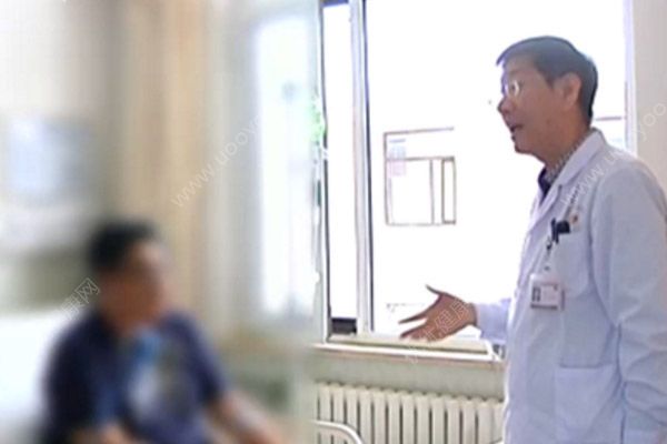 球迷熬夜看球腦出血住院，醫(yī)生:熬夜看球易發(fā)腦出血(1)