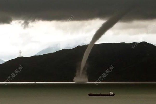 深圳驚現“龍吸水”，持續(xù)十七分鐘，什么是龍吸水？(2)
