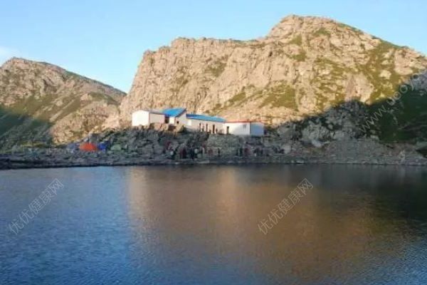 怒了！四驢友太白山野泳，網(wǎng)友：永久禁止再進(jìn)太白山！(4)
